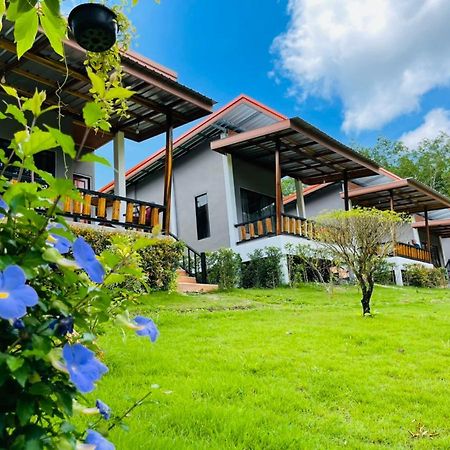 Phurin Thara Resort Koh Lanta Bagian luar foto