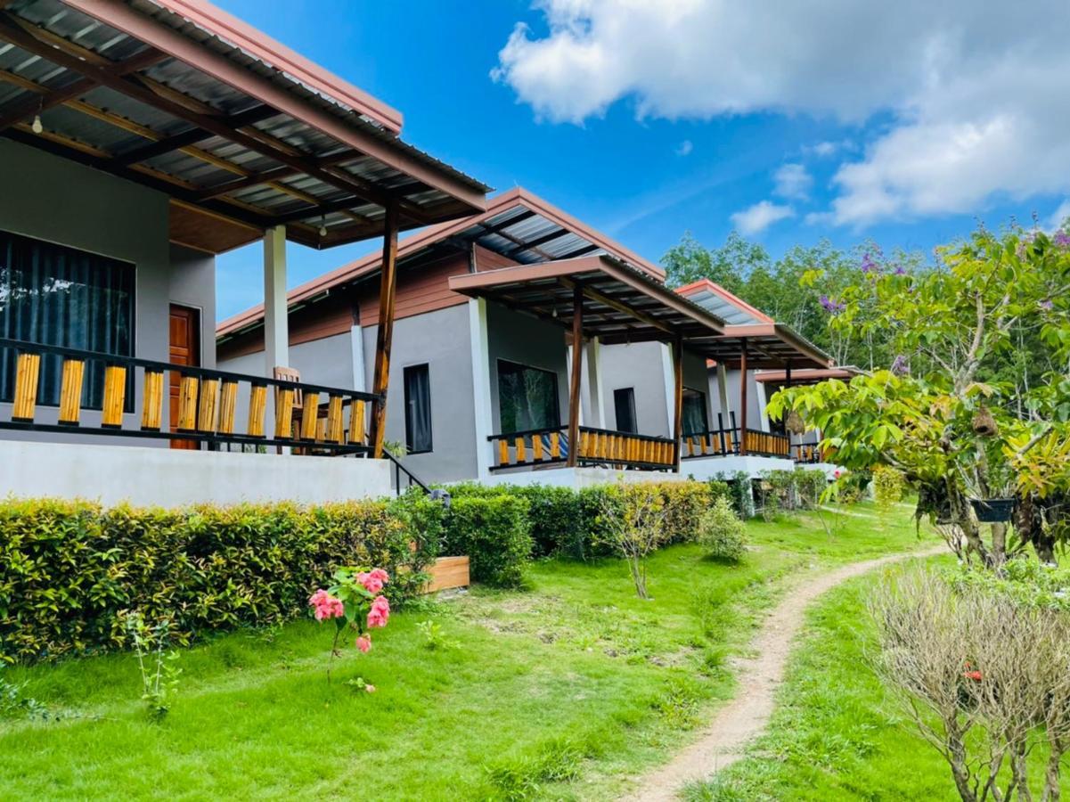 Phurin Thara Resort Koh Lanta Bagian luar foto