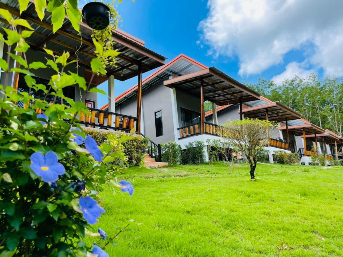 Phurin Thara Resort Koh Lanta Bagian luar foto