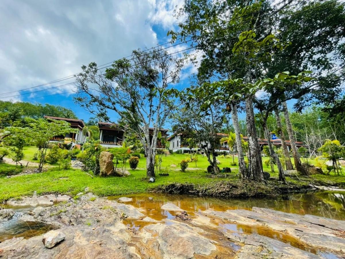 Phurin Thara Resort Koh Lanta Bagian luar foto