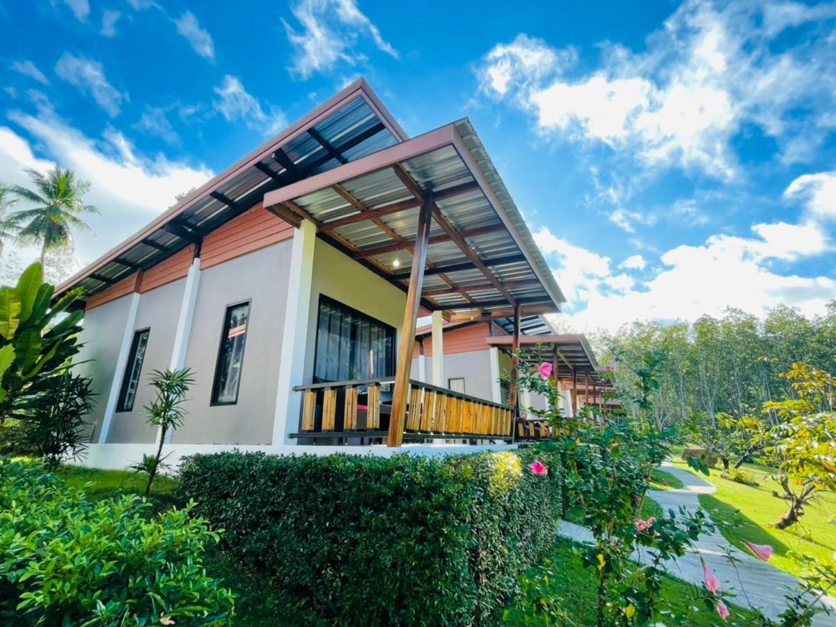 Phurin Thara Resort Koh Lanta Bagian luar foto