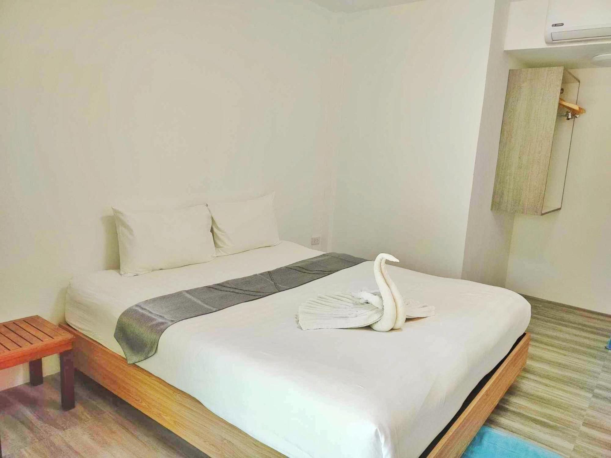 Phurin Thara Resort Koh Lanta Bagian luar foto