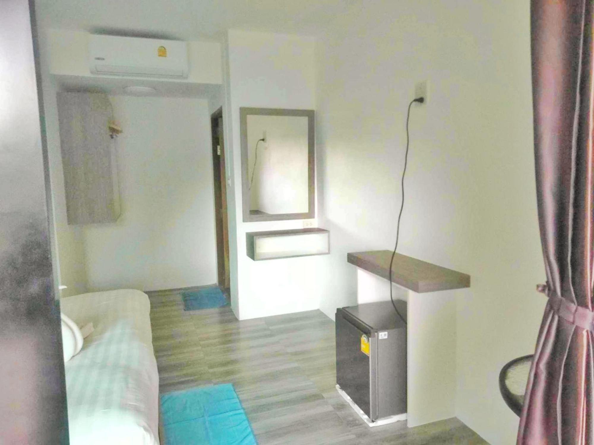 Phurin Thara Resort Koh Lanta Bagian luar foto