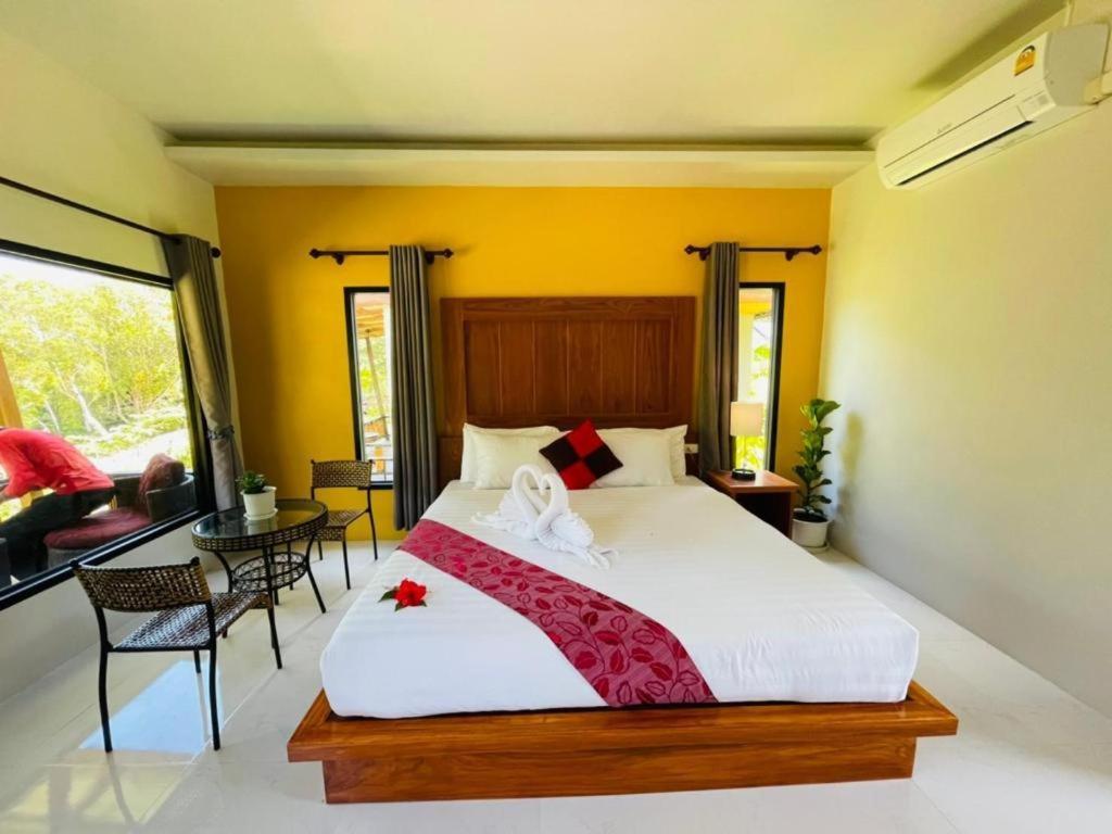 Phurin Thara Resort Koh Lanta Bagian luar foto